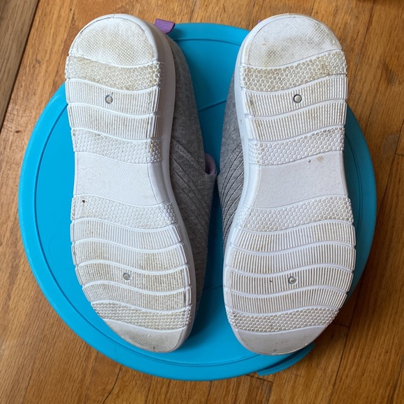 Canvas Casuals sz 6 EUC! Worn 1 time! Gray with cushion foam inside! - Picture 2 of 4